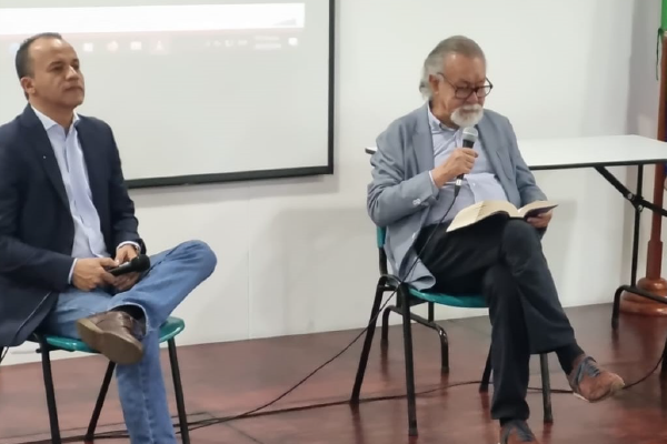 imagen descriptiva de los personajes que asisten